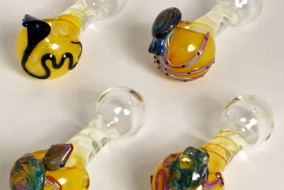 Animal bongs and pipes